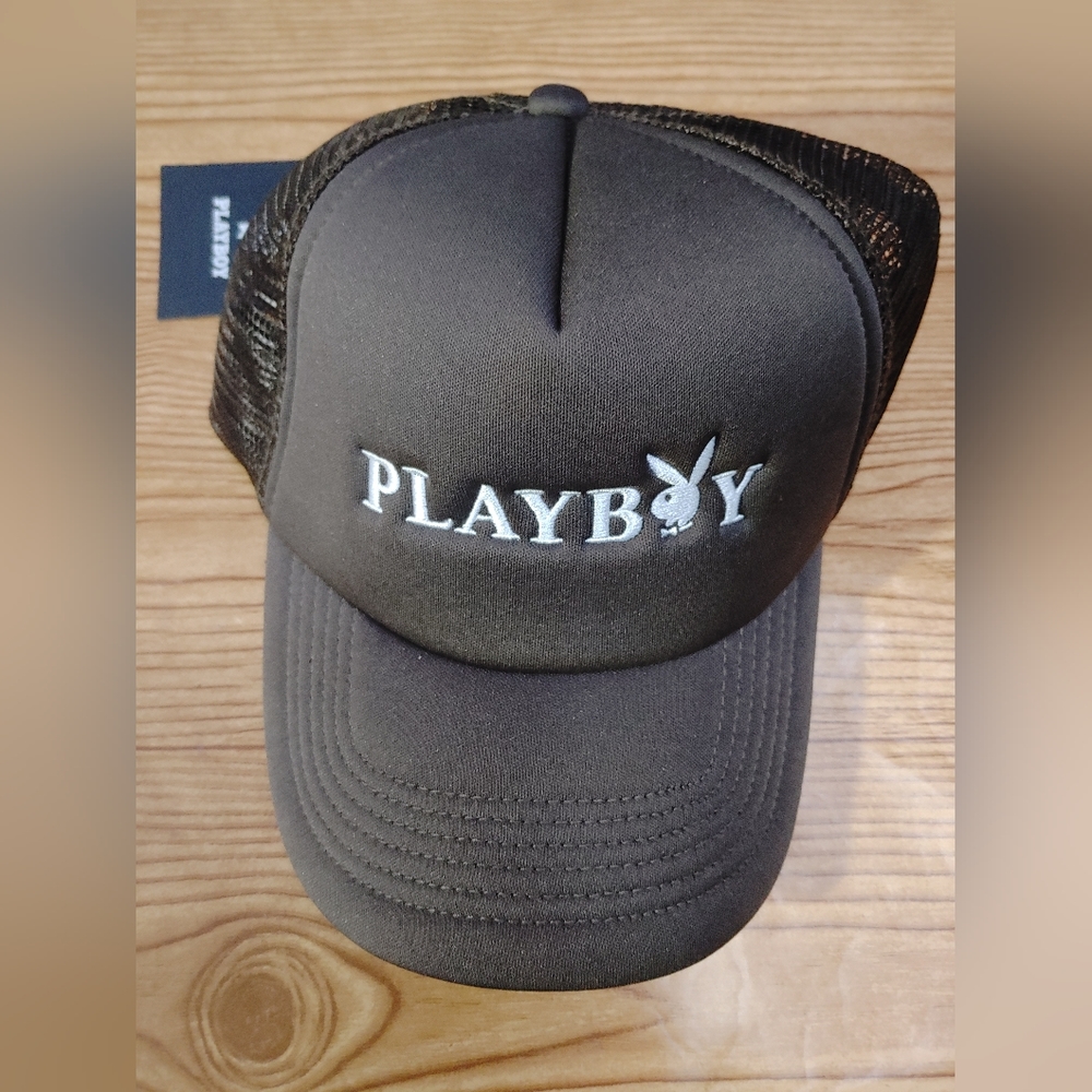Playboy Logo Adjustable Snapback Trucker hat OSFM (NEW)